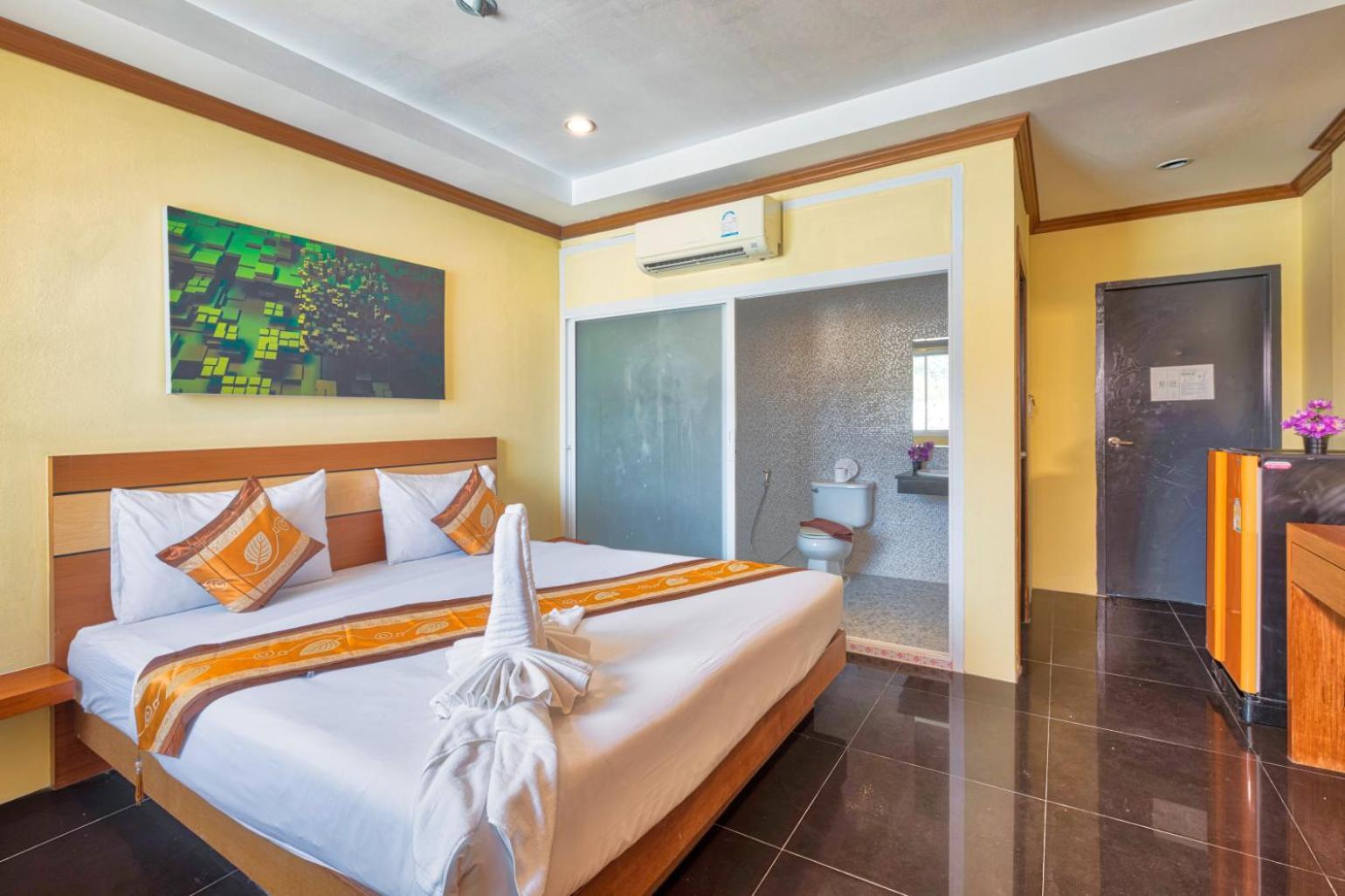TJ Patong Hotel - SHA Plus Zimmer foto