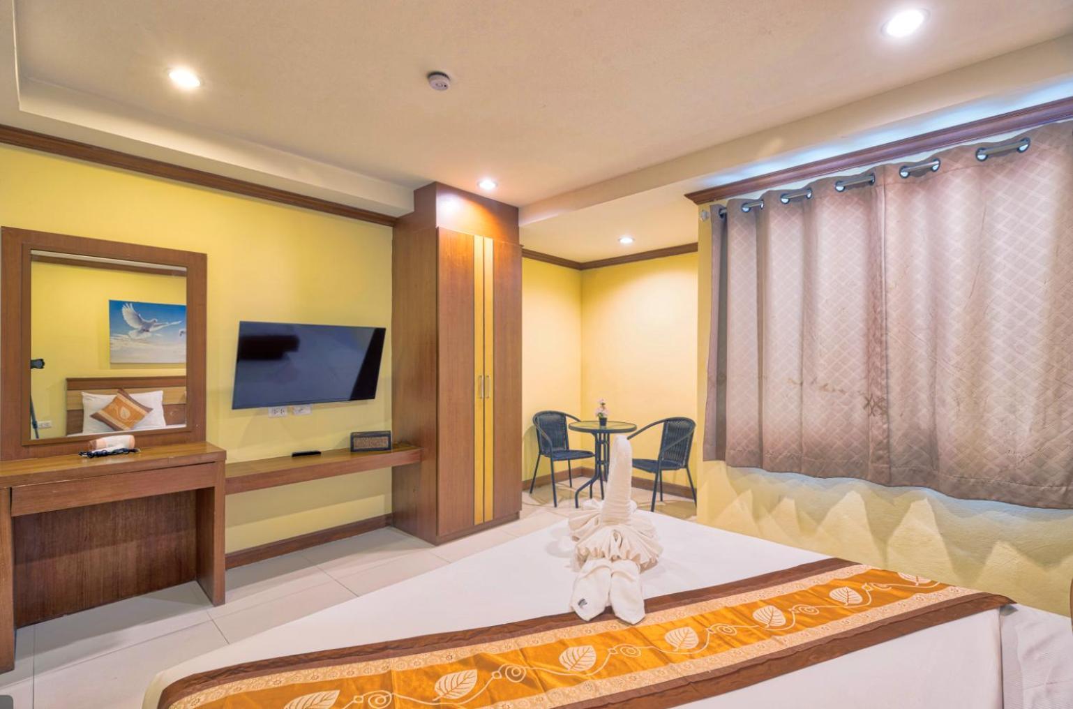 TJ Patong Hotel - SHA Plus Zimmer foto